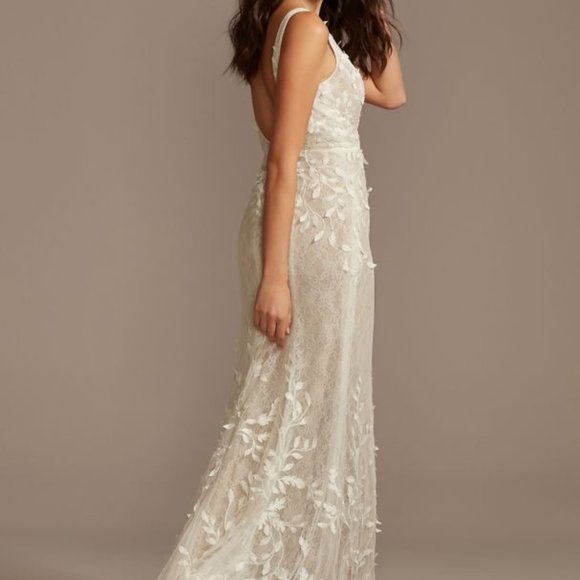 Brand new wedding dress - Picture 2 of 4